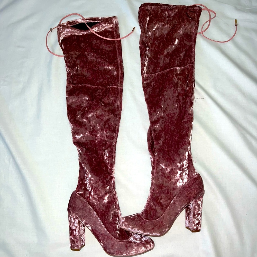 Pink long boots, bought them in forever 21 NY city, size 8 wore them twice.